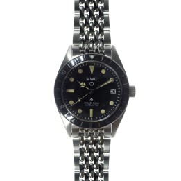 Classic 1960s Pattern Automatic Bracelet Dual Time Zone Divers