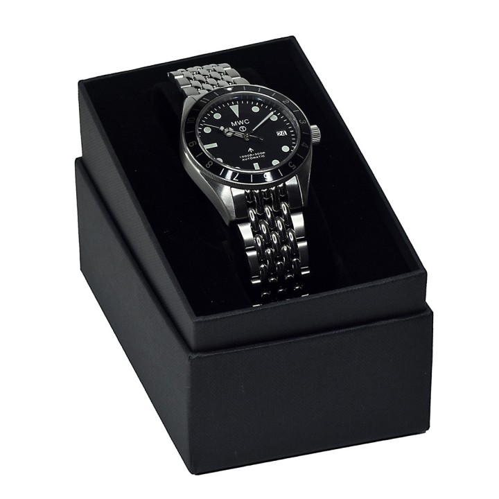 Classic 1960s Pattern Automatic Bracelet Dual Time Zone Divers