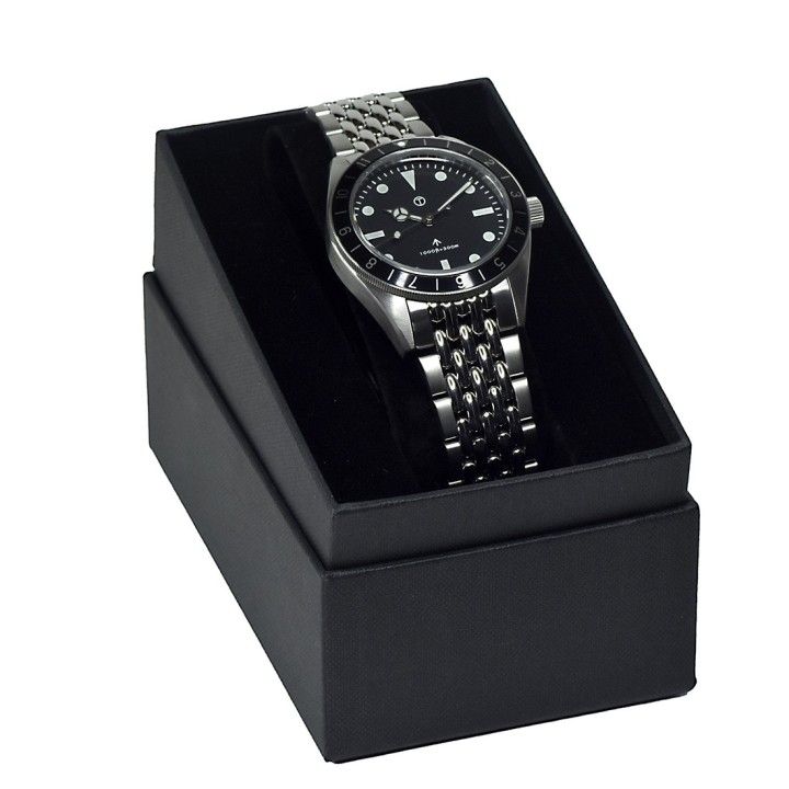 Classic 1960s Pattern Sterile Hybrid Bracelet Dual Time Zone Divers