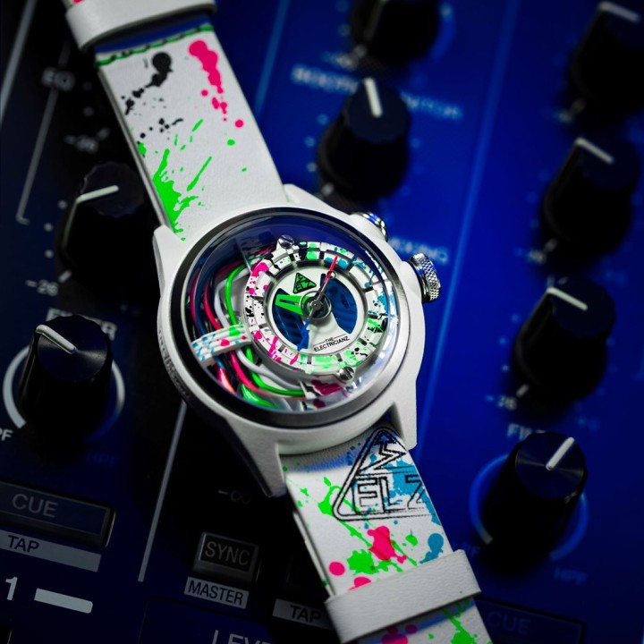 The Neon Z White 42mm