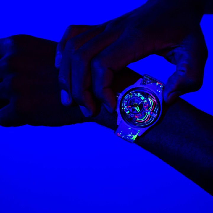 The Neon Z White 42mm