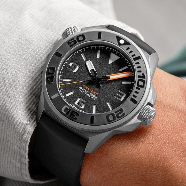 AQUADEEP SIGNAL BLACK