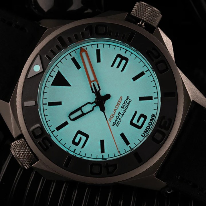 AQUALUME BLACK AUTOMATIC