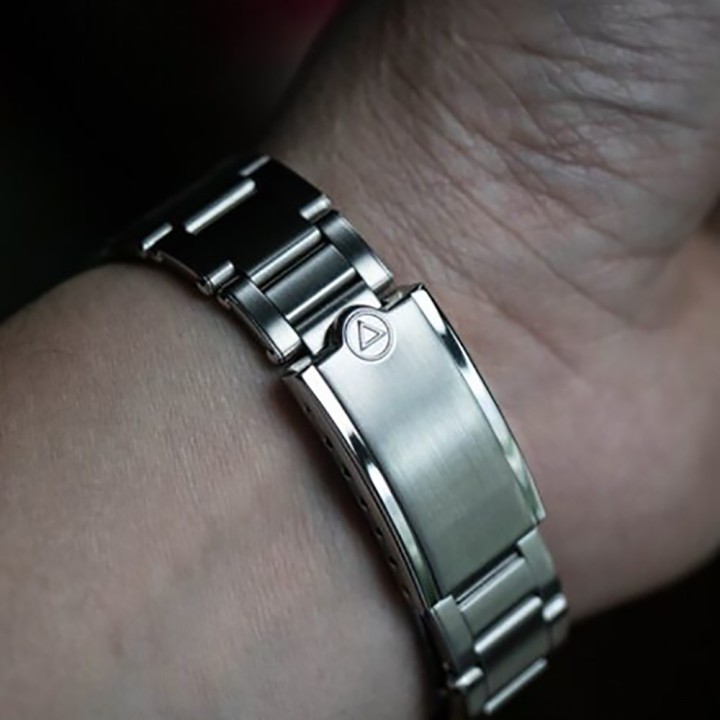 Panton MKII – Brown Dial Aged Edition