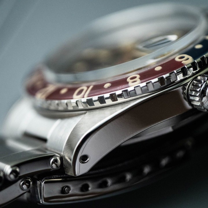 Panton MKII – Brown Dial Aged Edition