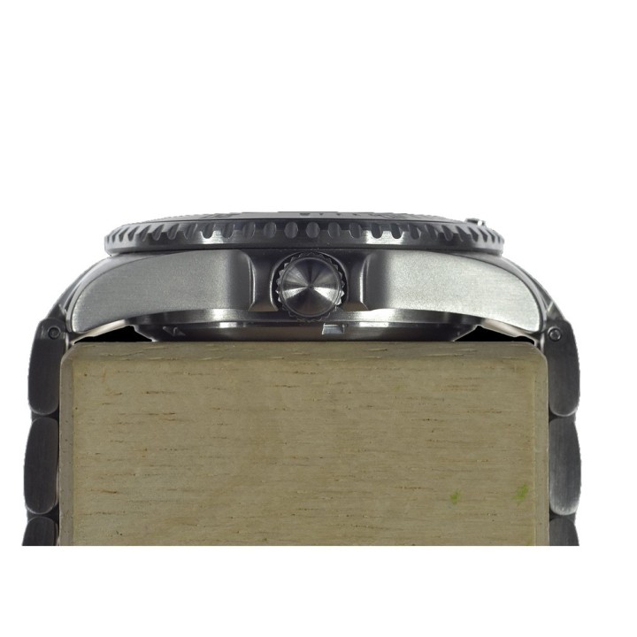 Diver Swiss Quartz Tritium Bracelet