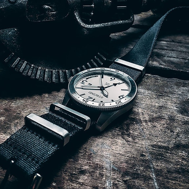 SSC-101 24h GMT White