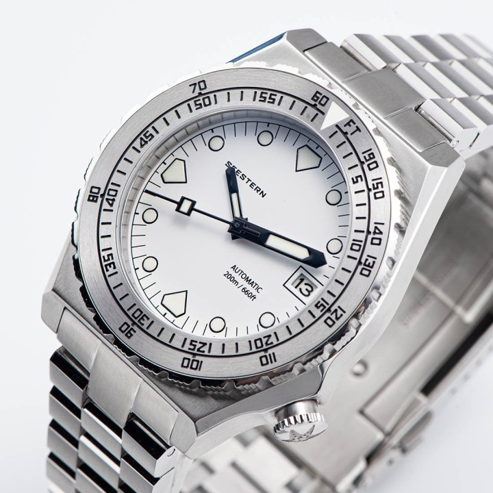 Seestern S407 White (buckle and strap scratched)