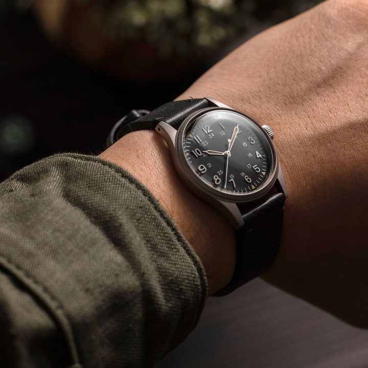 Jungle Field - Black Leather