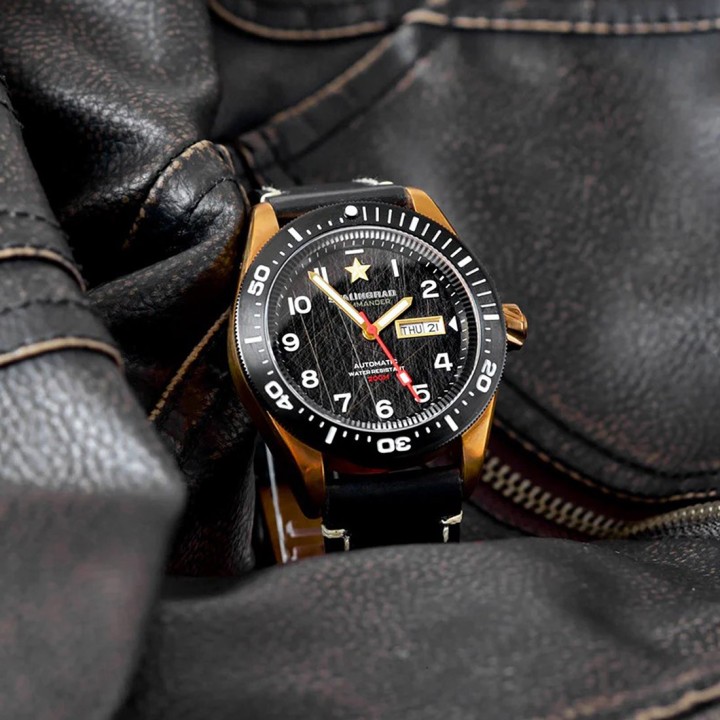 Commander Black Dial Black Leather Strap