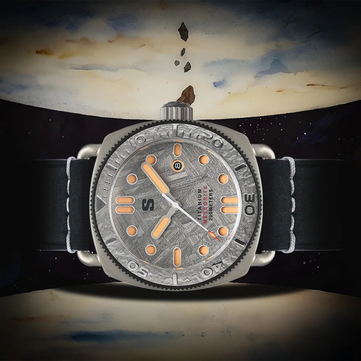 TITANIUM Defender Grey Meteorite Dial Black Leather Strap