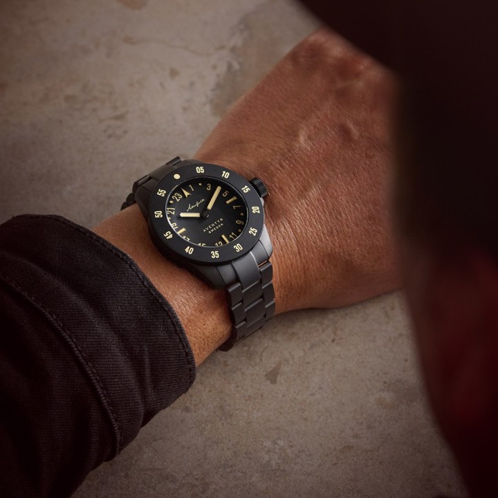 Aventyr 24-Hour Vanta Black