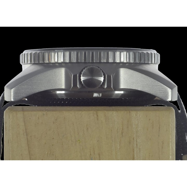Military Diver Watch in Stainless Steel Case (Automatic)