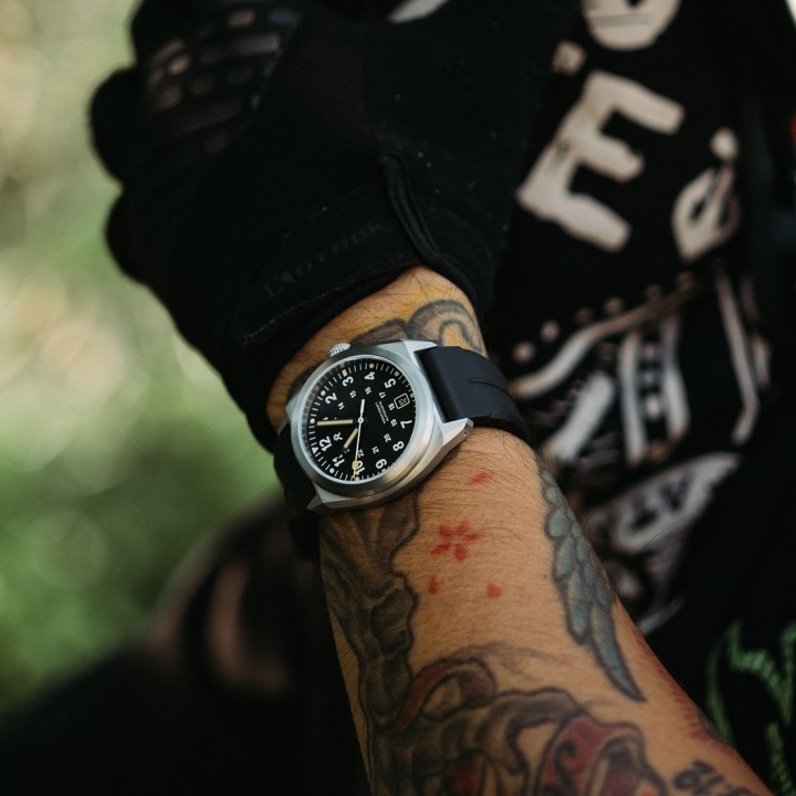 VALOUR 38 - Carbon Black