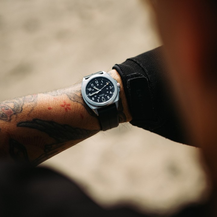 VALOUR 38 - Carbon Black