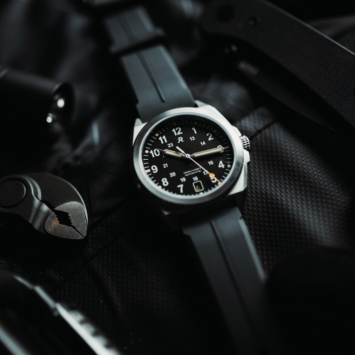 VALOUR 38 - Carbon Black