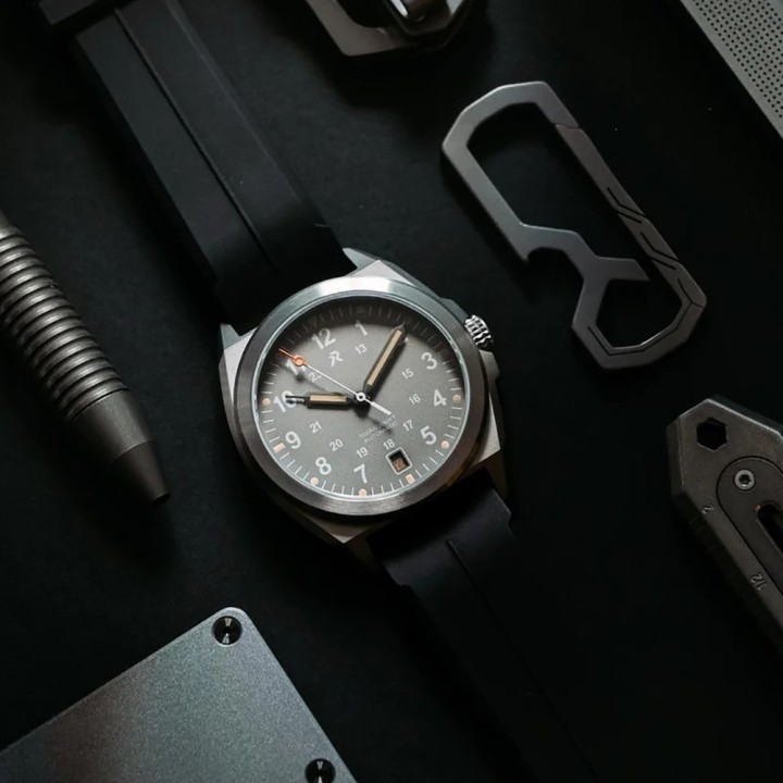 VALOUR 38 - Slate Grey