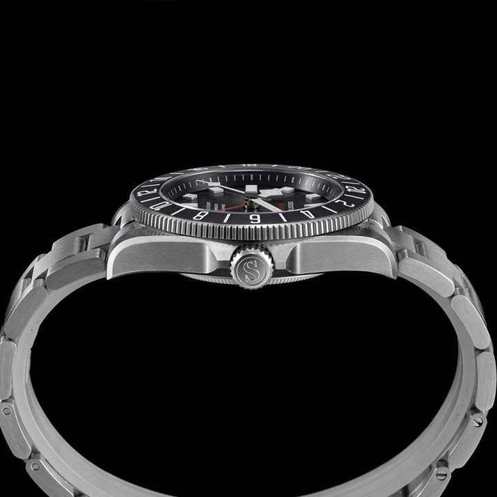 S462 Black Titanium GMT (piccoli graffi sulla cassa e sul fondello)