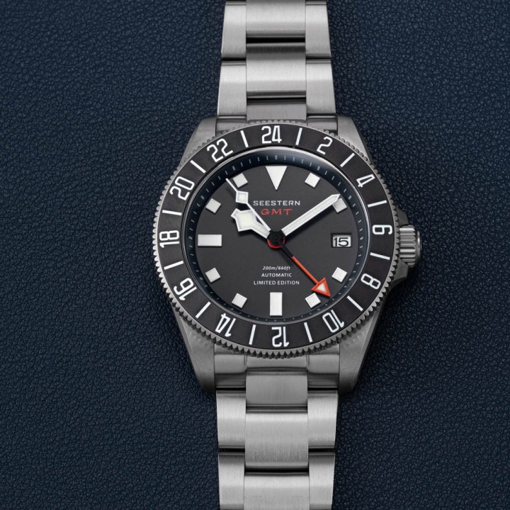 S462 Black Titanium GMT (small scratches on the case and case back)