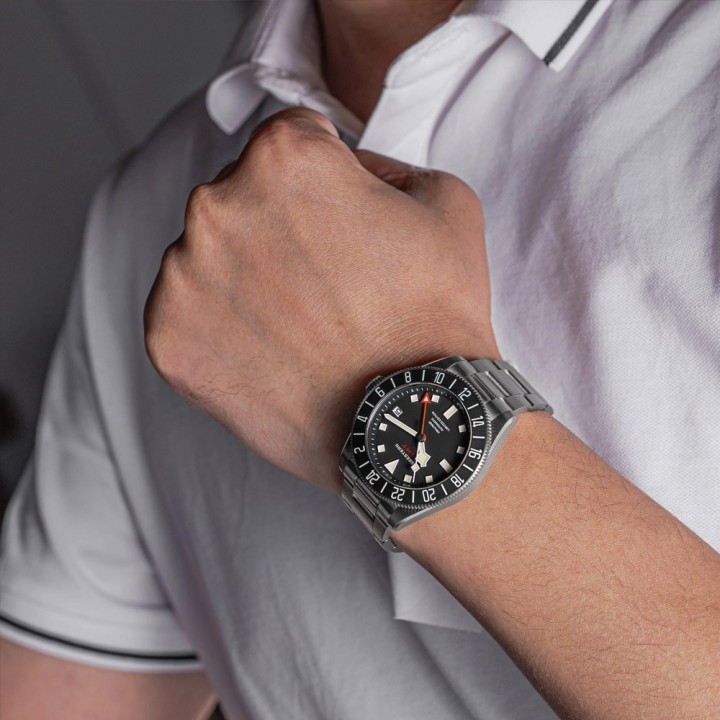 S462 Black Titanium GMT (piccoli graffi sulla cassa e sul fondello)