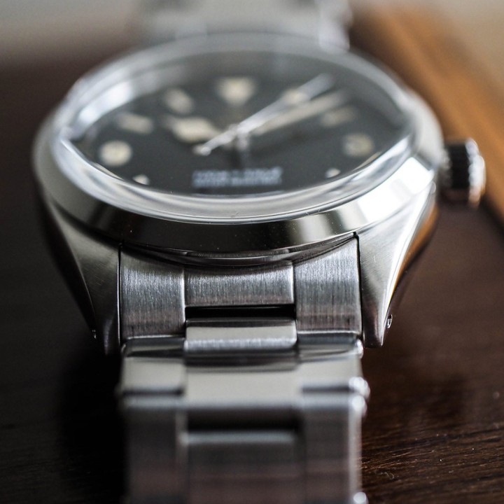 Barracuda – Black Dial Edition / Metal Bracelet + Leather Strap Set