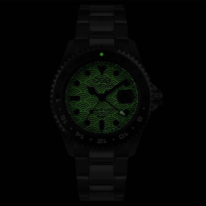 GMT TOKYO SHIBUYA  - ULTRA BRUSHED SWISS MADE (BRACCIALE LEGGERMENTE GRAFFIATO)