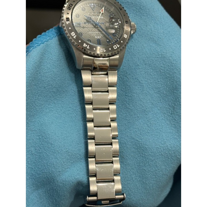 GMT TOKYO SHIBUYA  - ULTRA BRUSHED SWISS MADE (BRACCIALE LEGGERMENTE GRAFFIATO)