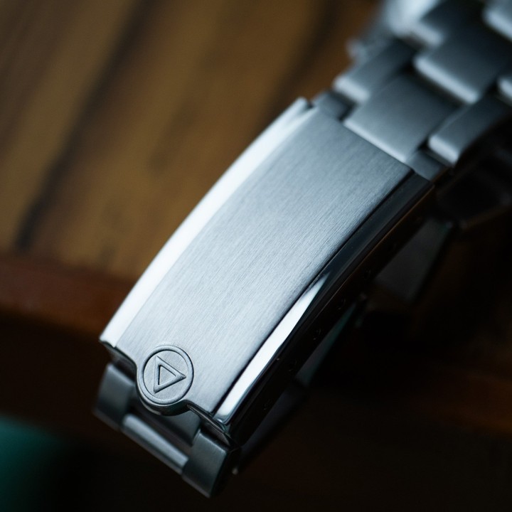GP1 / Black Dial