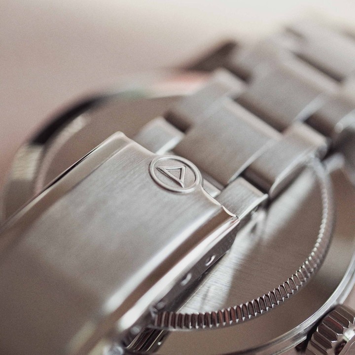 GP1 – Classic / Black Dial