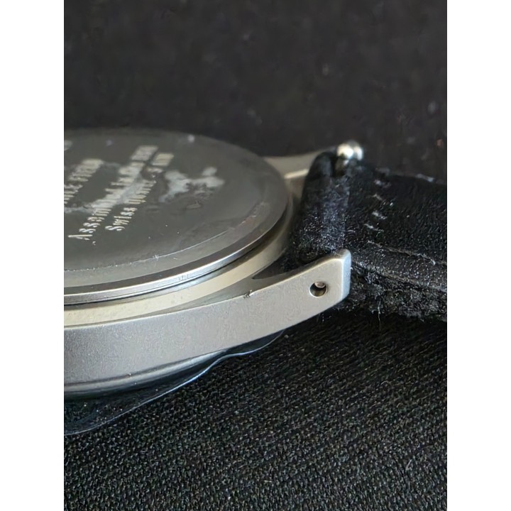 Jungle Field - Black Canvas (small mark on the case)