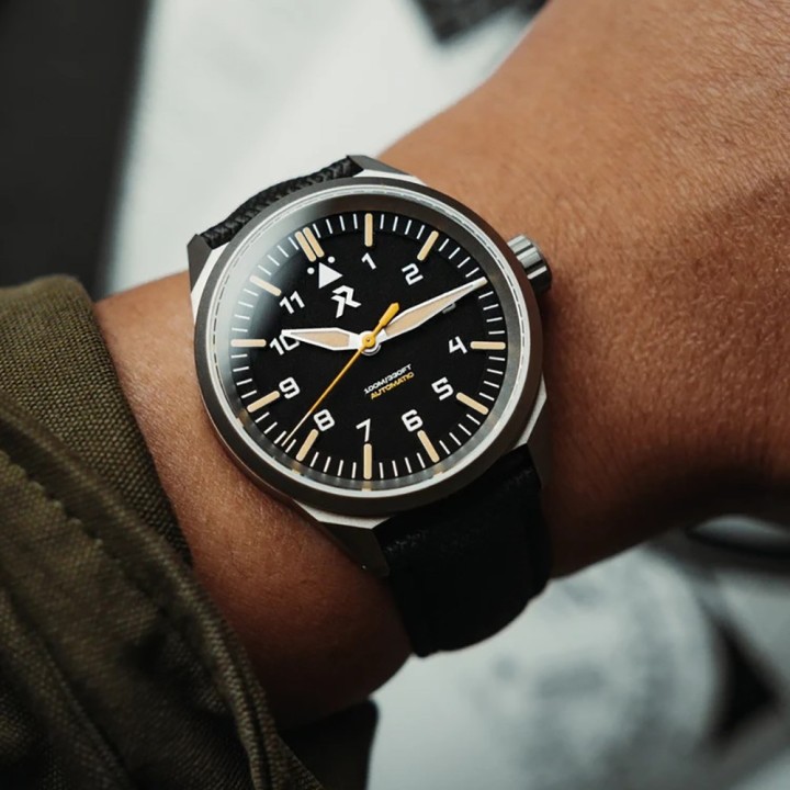 Resolute Type A - Carbon Black