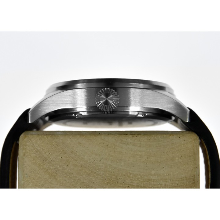 Classic 40mm Aviator Hybrid Movement