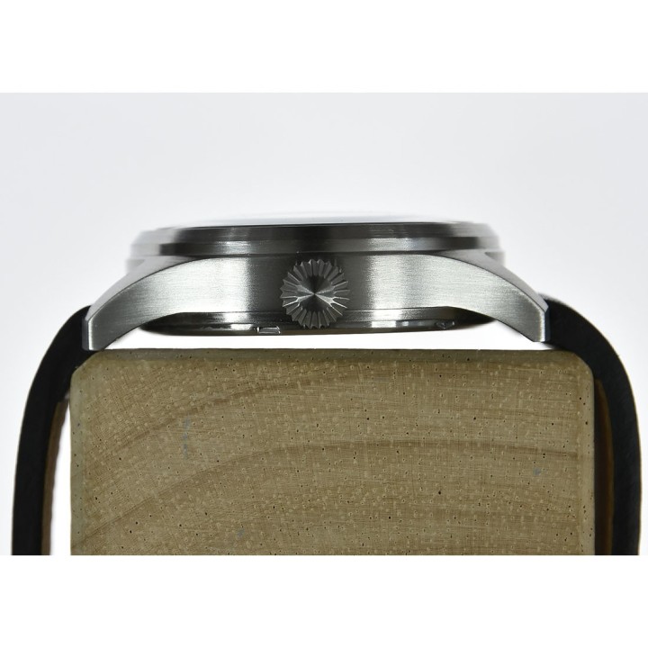Classic 40mm Aviator Hybrid Movement