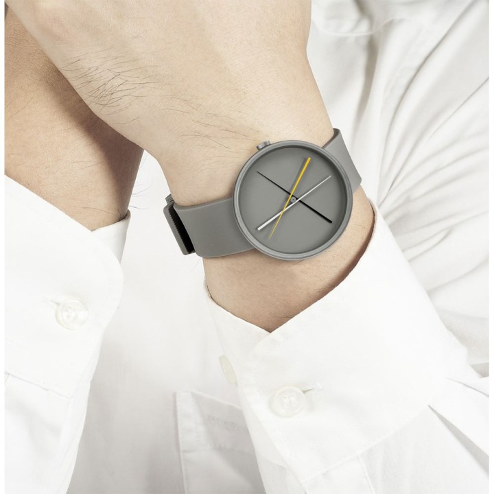 Crossover Gray