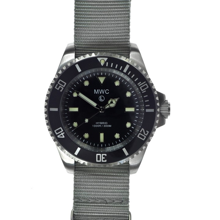 Hybrid 300m/1000ft Stainless Steel Military Divers Watch
