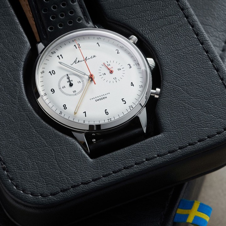 Chronograph | 12h/24h White Black