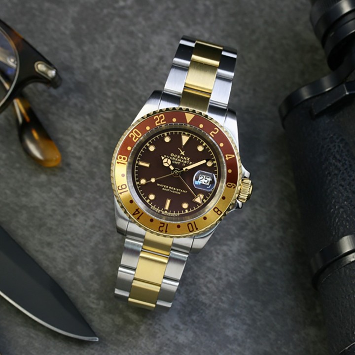 SHARKMASTER GMT GOLD