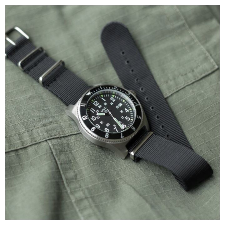 300m Steel Navigator Luminova (Automatic)