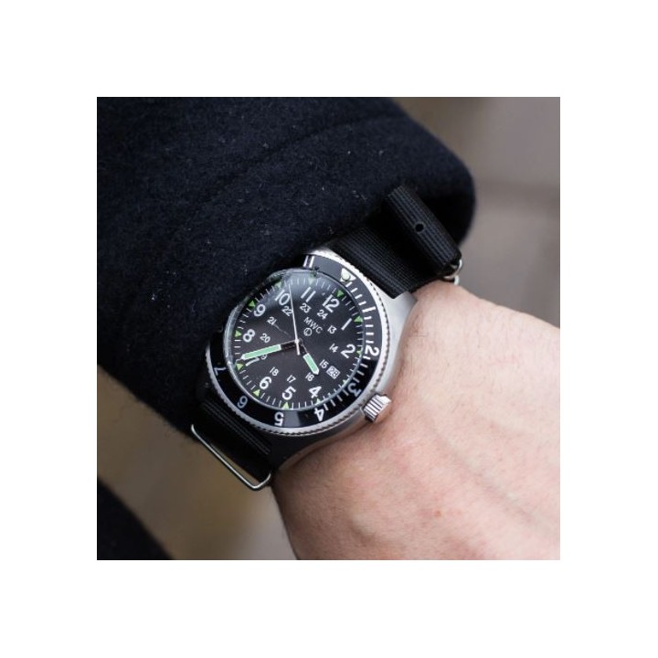 300m Steel Navigator Luminova (Automatic)